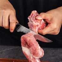 "OBSIDIAN" Ausbeinmesser Damastmesser mit 67 Lagen 14,5 cm lange Klinge Griff aus Kohlefaser