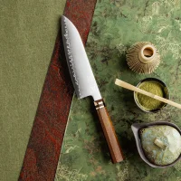 Santoku APEX 18,3 cm lange Klinge mit San-Mai ZDP-189 Stahl und Burkea Holzgriff